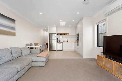 Photo of property in 20 Orona Place, Takanini, 2112