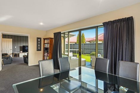 Photo of property in 73 Coolspring Way, Redwood, Christchurch, 8051