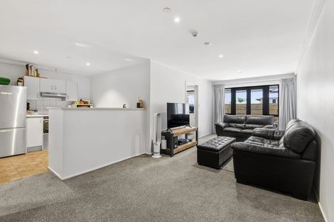 Photo of property in 30a/30 Westward Ho, Glen Eden, Auckland, 0602