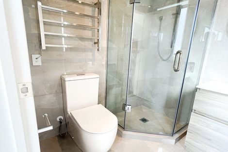 Photo of property in 15 Arahopu Place, Papakura, 2110