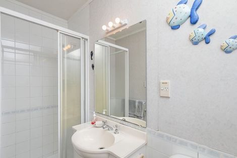 Photo of property in 3 Maurice Borich Place, Henderson, Auckland, 0610