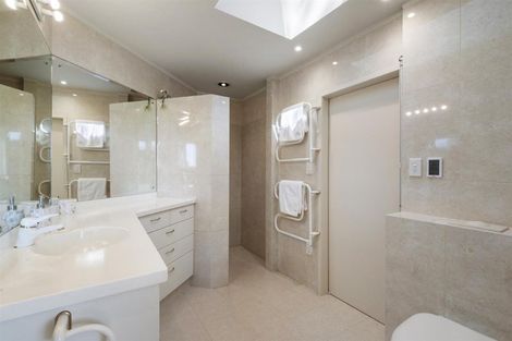 Photo of property in 19 Sylvan Park Avenue, Milford, Auckland, 0620