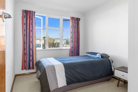 Photo of property in 27 Bledisloe Street, Levin, 5510