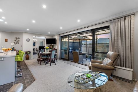 Photo of property in 14 Mervyn Place, Ohauiti, Tauranga, 3112