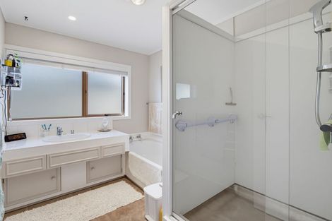 Photo of property in 2/18 Glengowan Place, Conifer Grove, Takanini, 2112