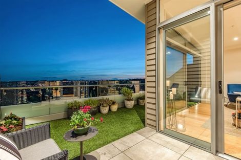 Photo of property in 203/585 Beach Road, Rothesay Bay, Auckland, 0630