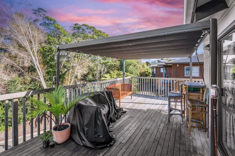Photo of property in 52a D'oyly Drive, Stanmore Bay, Whangaparaoa, 0932