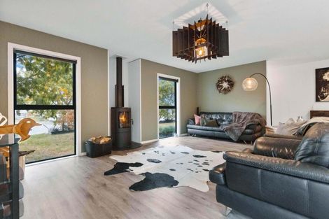 Photo of property in 77 Stratford Drive, Mount Pisa, Cromwell, 9383