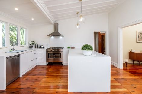 Photo of property in 17 Royal Terrace, Sandringham, Auckland, 1025