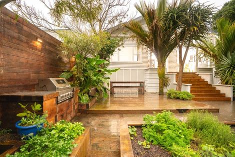 Photo of property in 1/121 Hataitai Road, Hataitai, Wellington, 6021