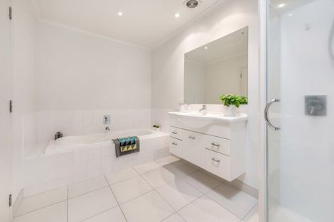 Photo of property in 5h Puka Street, Onehunga, Auckland, 1061