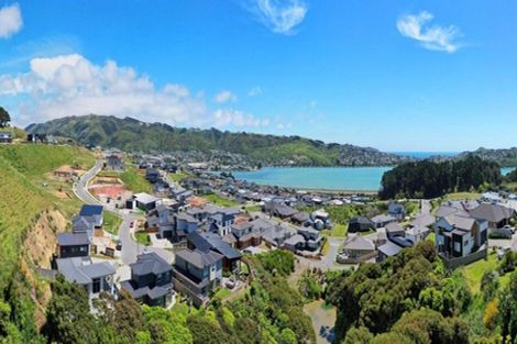 Photo of property in 10 Hanmer Cove, Aotea, Porirua, 5024