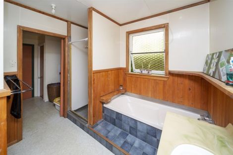 Photo of property in 46 Vogel Street, Hawera, 4610