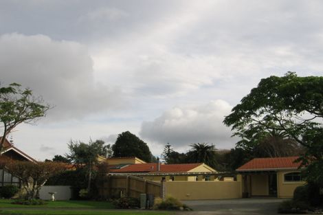 Photo of property in 33-35 Rosebank Grove, Waikanae, 5036