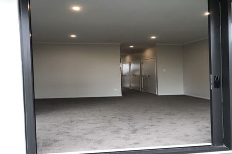Photo of property in 16 Wai Place, Westgate, Auckland, 0614