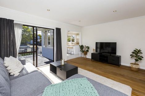 Photo of property in 16 Thackeray Street, Trentham, Upper Hutt, 5018