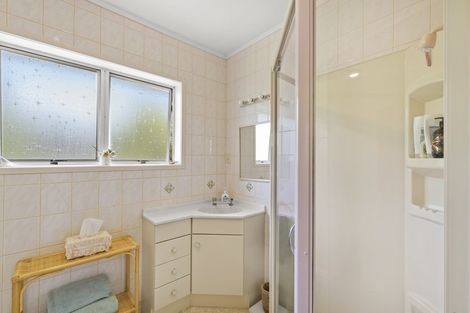 Photo of property in 2/82 Newhaven Terrace, Mairangi Bay, Auckland, 0630