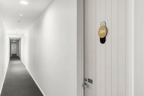 Photo of property in 204/86 Alpha Street, Cambridge, 3434