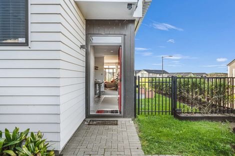 Photo of property in 13b Nellie Drive, Kumeu, 0810