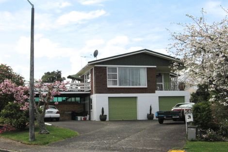 Photo of property in 3 Naera Place, Kawaha Point, Rotorua, 3010