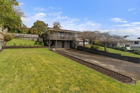 Photo of property in 6 Winstone Place, Highlands Park, New Plymouth, 4312