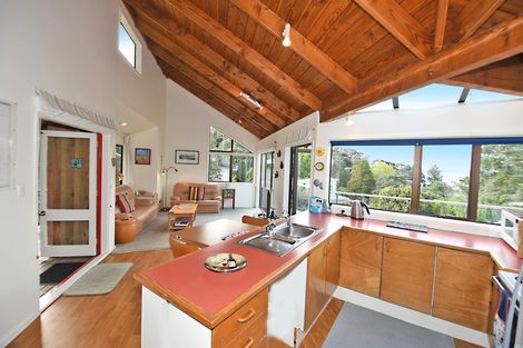 Photo of property in 6 Hillside Crescent, Leigh, 0985