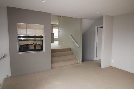 Photo of property in 28 Tamworth Crescent, Newlands, Wellington, 6037