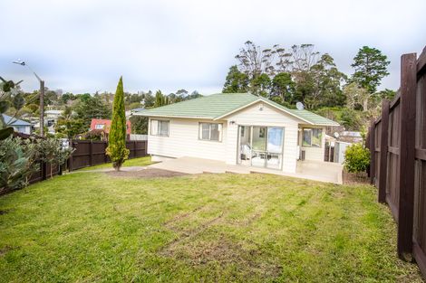 Photo of property in 27 Loughanure Place, Massey, Auckland, 0614