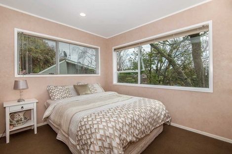 Photo of property in 21 Robin Lane, Browns Bay, Auckland, 0630