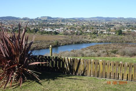 Photo of property in 4b Begonia Way, Greerton, Tauranga, 3112