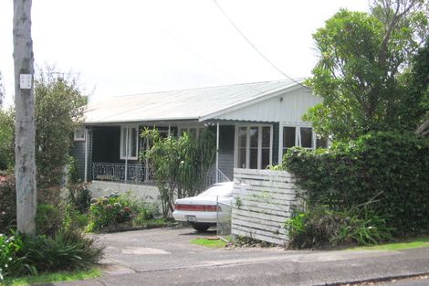 Photo of property in 9 Highland Avenue, Titirangi, Auckland, 0604