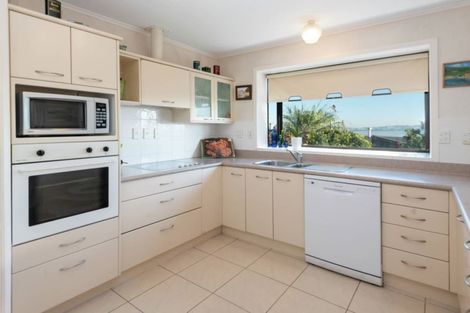 Photo of property in 2/3 Te Akau Crescent, Bucklands Beach, Auckland, 2012
