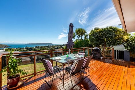 Photo of property in 131 Gloaming Hill, Titahi Bay, Porirua, 5022