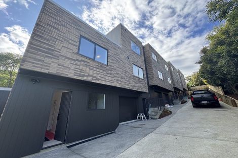 Photo of property in 2/39 Archers Road, Hillcrest, Auckland, 0629