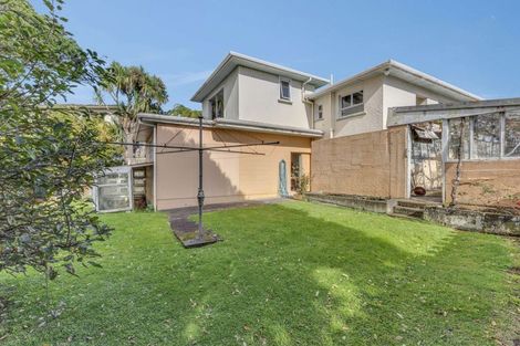 Photo of property in 27 South Road, Moturoa, New Plymouth, 4310