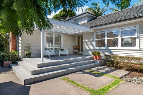 Photo of property in 14 Maleme Avenue, Belmont, Auckland, 0622