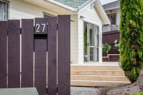 Photo of property in 27 Loughanure Place, Massey, Auckland, 0614