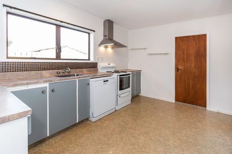 Photo of property in 17 Ti Nana Crescent, Henderson, Auckland, 0610