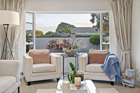 Photo of property in 6 Oakland Avenue, Papatoetoe, Auckland, 2025