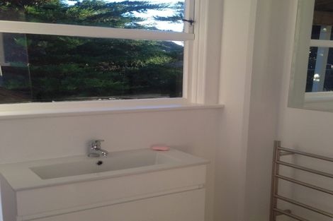 Photo of property in 28-30 Matipo Street, Eastbourne, Lower Hutt, 5013