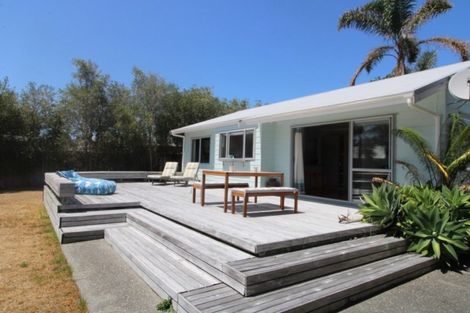 Photo of property in 664 Matarangi Drive, Matarangi, Whitianga, 3592