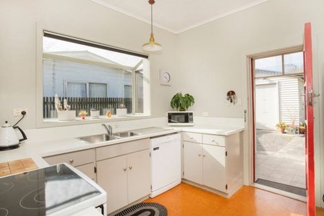 Photo of property in 17 Kingsley Street, Whataupoko, Gisborne, 4010