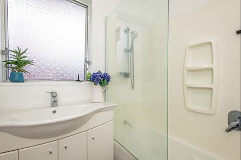 Photo of property in 1 Cavendish Crescent, Awapuni, Palmerston North, 4412