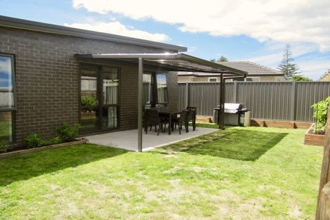Photo of property in 16 Bridle Way, Omokoroa, 3114