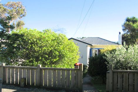Photo of property in 23 Mahoe Street, Eastbourne, Lower Hutt, 5013