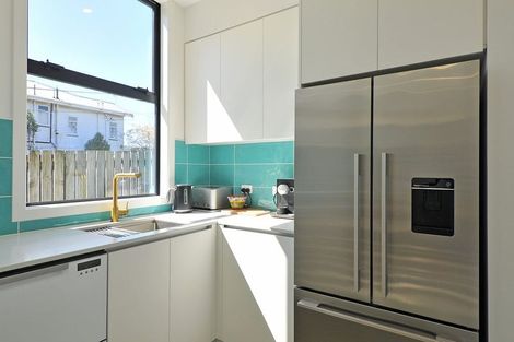 Photo of property in 12 Helen Street, Brooklyn, Wellington, 6021