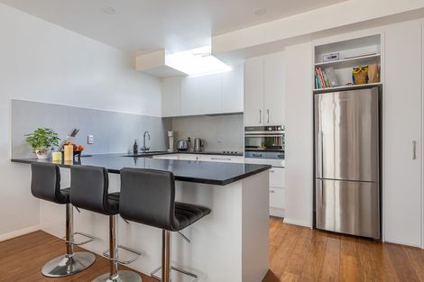 Photo of property in Henry Walton Flats, 2/2 Upper Queen Street, Auckland Central, Auckland, 1010