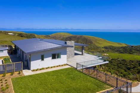 Photo of property in 110 Constable Road, Muriwai, Waimauku, 0881