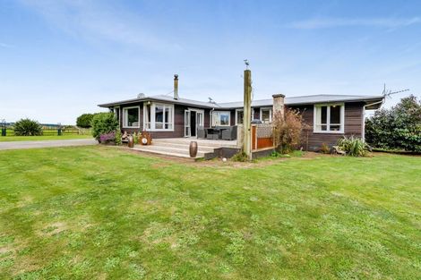 Photo of property in 5883 Mountain Road, Normanby, Hawera, 4673