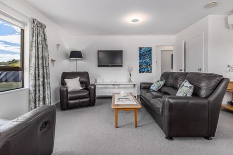 Photo of property in 1/39 Kinloch Place, Papakowhai, Porirua, 5024
